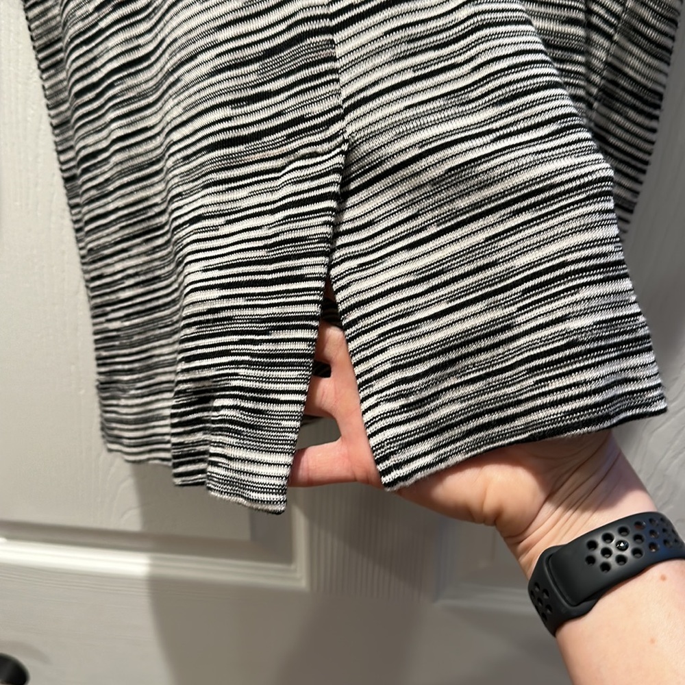 Chicos size 3 black and white stripe shirt sleeve stretch blazer - Picture 6 of 6